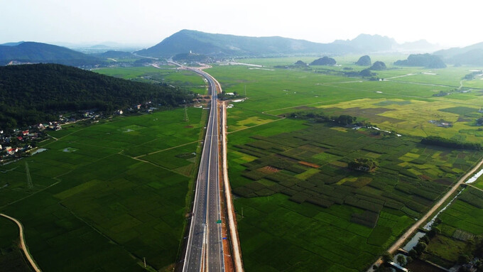 Cao tốc có tổng chiều dài hơn 63km và mức đầu tư trên 12.000 tỷ đồng từ ngân sách Nhà nước