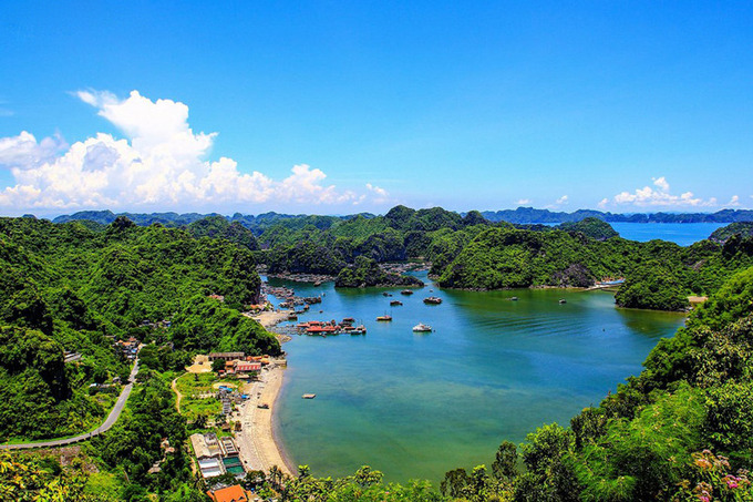 Làng chài Việt Hải