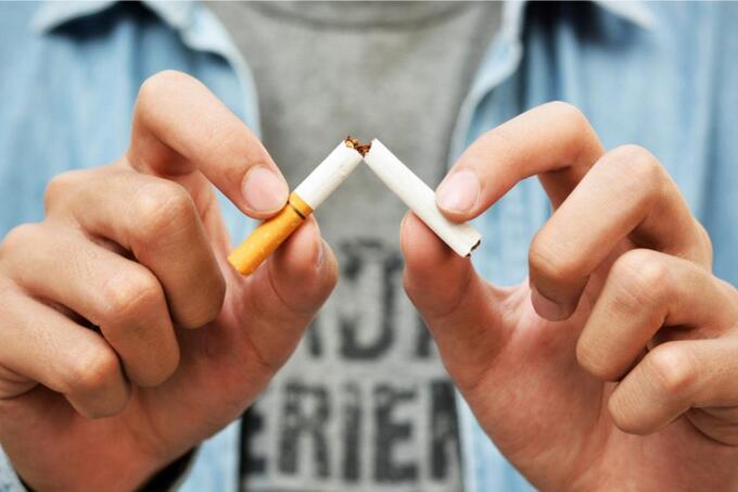 Bỏ hút thuốc và tránh hút thuốc thụ động có thể làm giảm đáng kể nguy cơ ung thư thực quản
