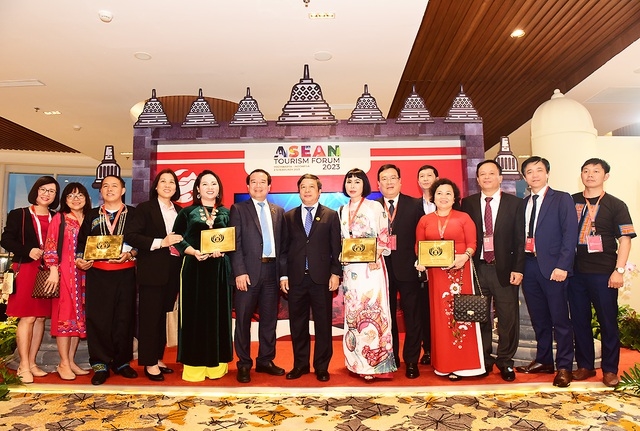Các đơn vị của Việt Nam vinh dự đạt Giải thưởng Du lịch ASEAN 2023. Ảnh: Trung tâm Thông tin du lịch