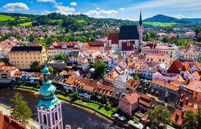 Český Krumlov là ngôi làng cổ đẹp bậc nhất châu Âu