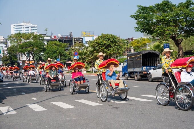 Đà Nẵng rực rỡ sắc màu với “Những đại sứ xích lô du lịch” đưa du khách ngắm thành phố xinh đẹp