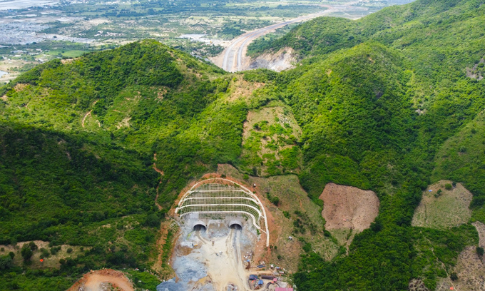 Hầm cao tốc Dốc Sạn