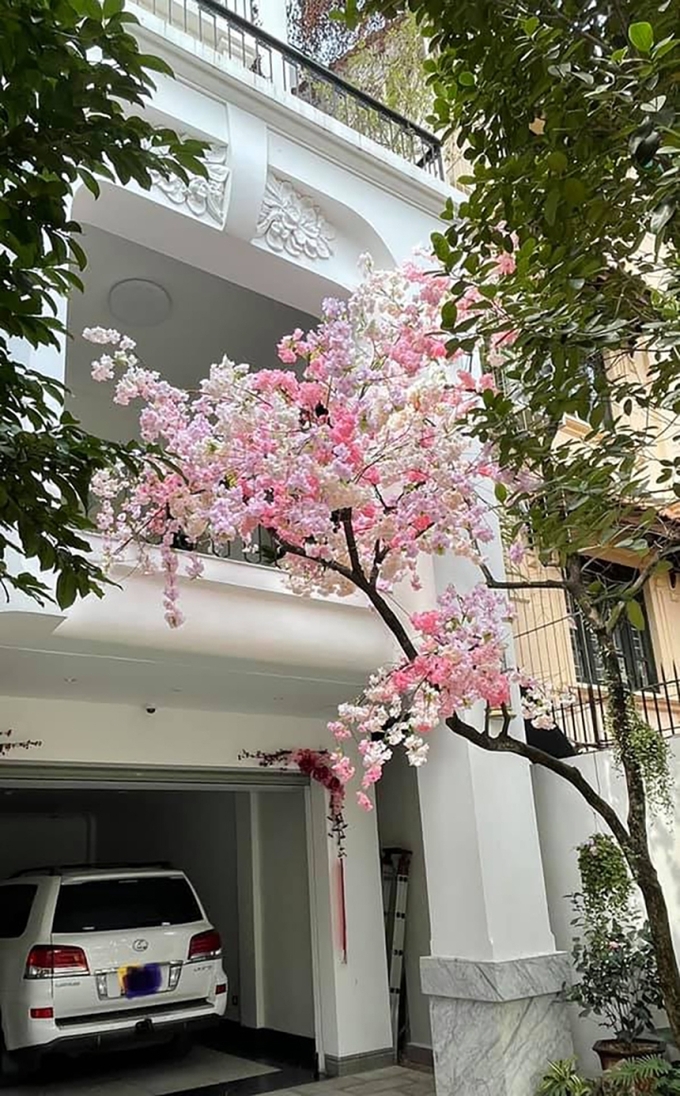 Một góc nhìn từ phía ngoài ngôi nhà của nàng hậu