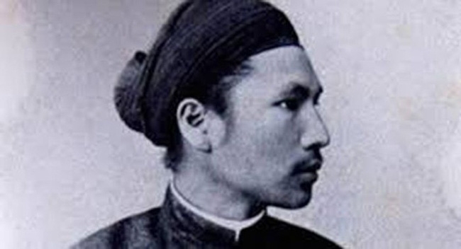 Vì dân chúng hưởng ứng phong trào rất đông nên giặc Pháp đã bắt vua Hàm Nghi, ngày 25/11/1888, đưa ông xuống tàu đi vào Lăng Cô, chiều 13/1/1889, vua đến thủ đô Alger của Algeria.