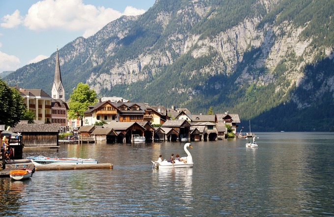 Làng cổ Hallstatt được mệnh danh là 