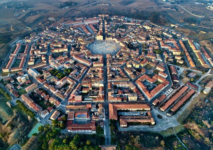 Thị trấn được xem là phòng thủ quân sự hoàn hảo ở Italia