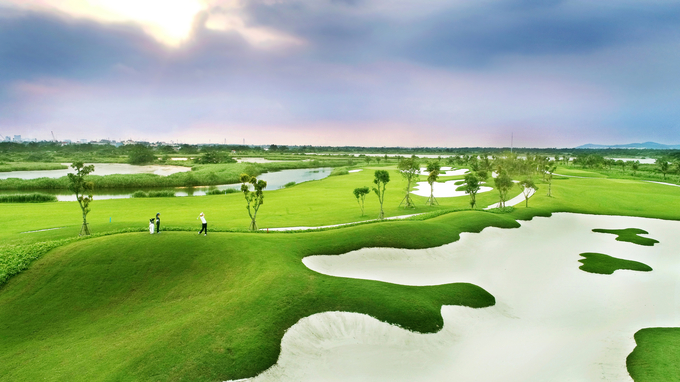 Sân golf đẳng cấp hàng đầu Đông Nam Á tại dự án Thành phố đảo Hoàng gia - Vinhomes Royal Island.