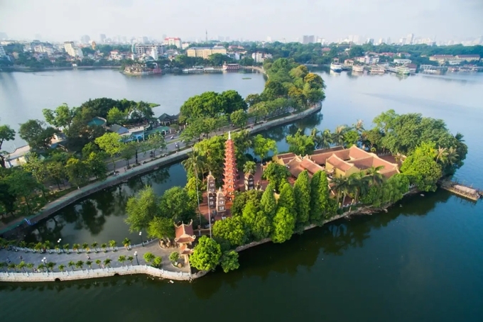 Trên đường Thanh Niên xuất hiện nhiều điểm đến mang đậm giá trị văn hóa