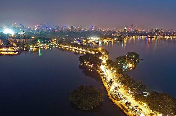 Đường Thanh Niên ngày nay là điểm đến lãng mạn bậc nhất Thủ đô
