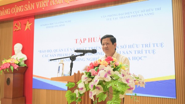 Ông Trần Quốc Việt, Phó Giám đốc Sở Khoa học và Công nghệ tỉnh Quảng Bình phát biểu khai mạc.