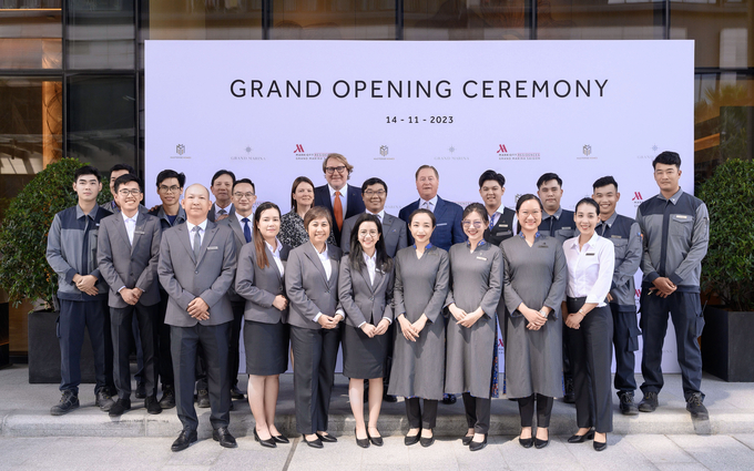 Đội ngũ quản gia Marriott và các lãnh đạo cấp cao trong lễ khai trương Khu căn hộ hàng hiệu Marriott tại tòa Lake. Ảnh: Masterise Homes