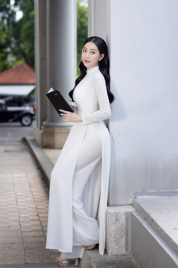 ... nhưng không quên trao cho nhau những dòng lưu niệm để mai này xa nhau còn nhớ, còn thương nét chữ, suy nghĩ của lứa tuổi 17-18 đầy hoa mộng.