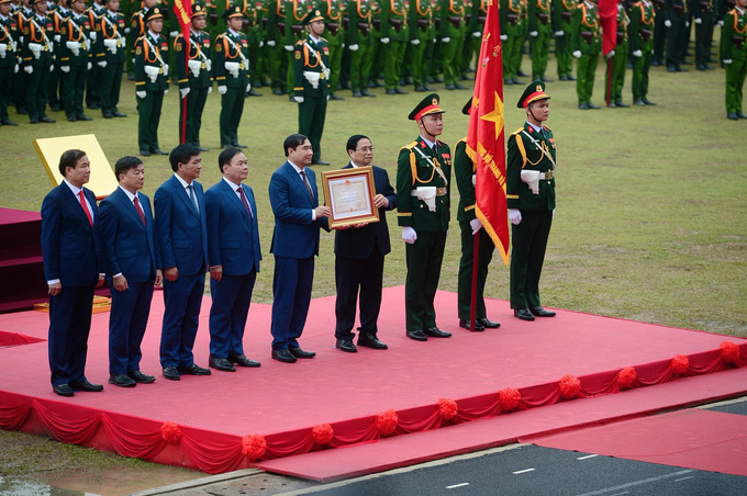 Thủ tướng Phạm Minh Chính trao Huân chương Độc lập hạng Nhất cho Đảng bộ, chính quyền và nhân dân các dân tộc tỉnh Điện Biên.