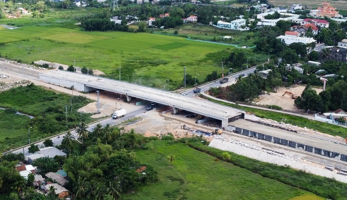 Đường Vành đai phía Tây TP. Đà Nẵng thời điểm sắp hoàn thành. Ảnh: Ngọc Hân