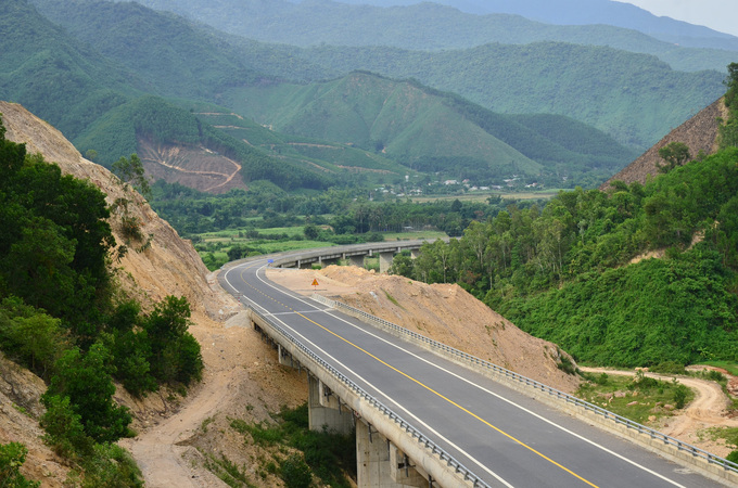 dau-tu-325-km-cao-toc-hoa-binh---moc-chau-giai-doan-1-quy-mo-2-lan-xe1686708825