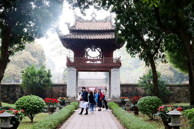 Hiện nay, Văn Miếu - Quốc Tử Giám là điểm tham quan thu hút du khách trong và ngoài nước (Ảnh: Báo An Giang)