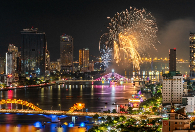 Sự kiện hoành tráng này dự kiến diễn ra từ ngày 8/6 đến 13/7/2024 tại sân khấu pháo hoa bên sông Hàn, hứa hẹn mang đến những màn trình diễn pháo hoa mãn nhãn và đầy cảm xúc cho du khách. Ảnh: Báo Đầu tư