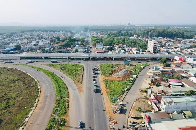 Thị trấn Dầu Giây được hướng tới trở thành đô thị loại IV, là một trong những trung tâm công nghiệp và dịch vụ đầu mối hạ tầng lớn của huyện Thống Nhất và tỉnh Đồng Nai.