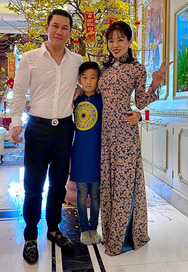 Hình ảnh Lệ Quyên cùng chồng cũ Đức Huy và con trai Kỳ Anh (Ảnh: Internet)