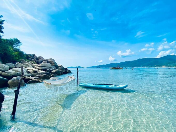 Du khách còn có thể tham gia vào các hoạt động du lịch hấp dẫn khác như chèo kayak, câu cá, trekking,... Ảnh: Internet