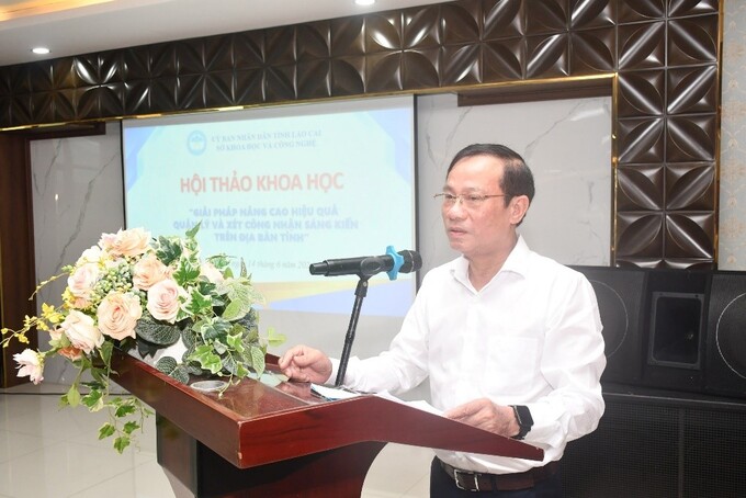 Đồng chí Bùi Khắc Hiền, Giám đốc Sở Khoa học và Công nghệ phát biểu khai mạc Hội thảo.