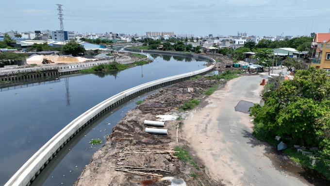 Bờ kè của tuyến kênh dài nhất TP. HCM được cấu tạo từ bê tông cốt thép dự ứng lực kiên cố. Ảnh: Internet