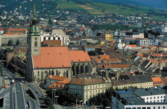 Bratislava là nơi hội tụ của nhiều nền văn hóa đa dạng, tạo nên sự độc đáo và hấp dẫn cho thành phố. Ảnh: Internet