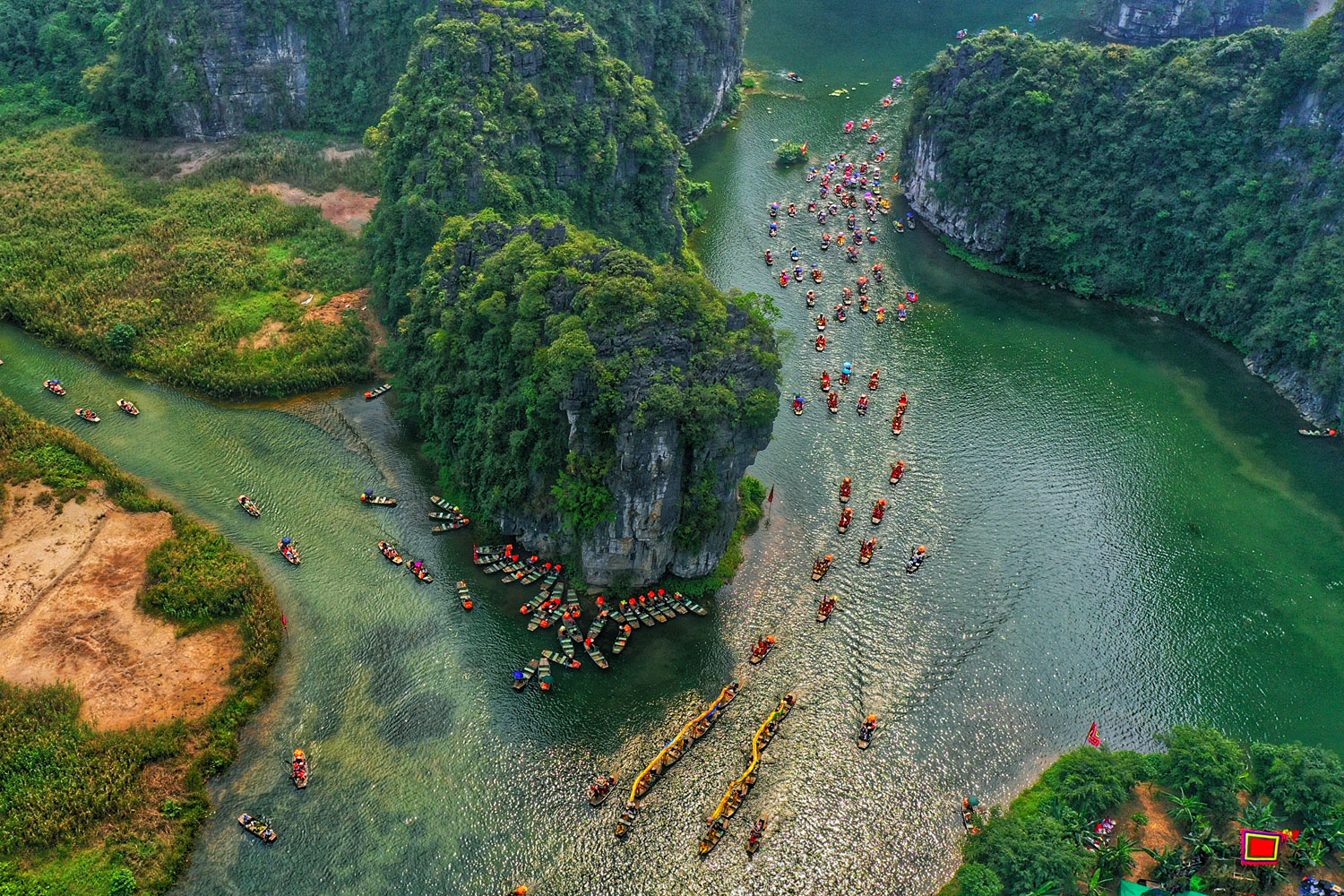 Tuyến cao tốc Ninh Bình - Hải Phòng sau khi hoàn thành sẽ tạo điều kiện kết nối các sân bay quốc tế Cát Bi (Hải Phòng), sân bay quốc tế Vân Đồn (Quảng Ninh), cảng Hải Phòng và cửa khẩu quốc tế Móng Cái với di sản thế giới Tràng An. Ảnh: VnExpress