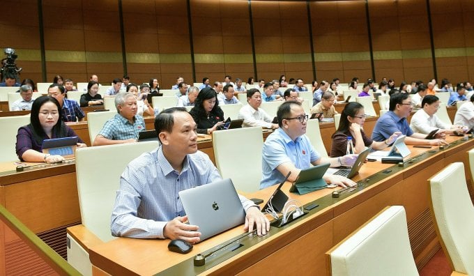 Đại biểu Quốc hội tại hội trường Diên Hồng (Ảnh: Media Quốc hội)