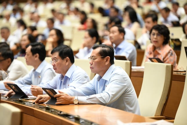 Quốc hội biểu quyết thông qua Luật TTATGTĐB (Ảnh: Internet)