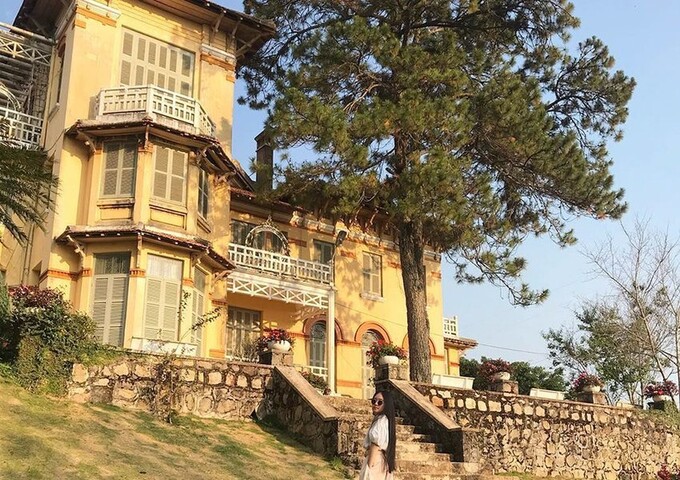 Màu vàng cũng là biểu tượng hoàng gia. Ảnh: Agotourist
