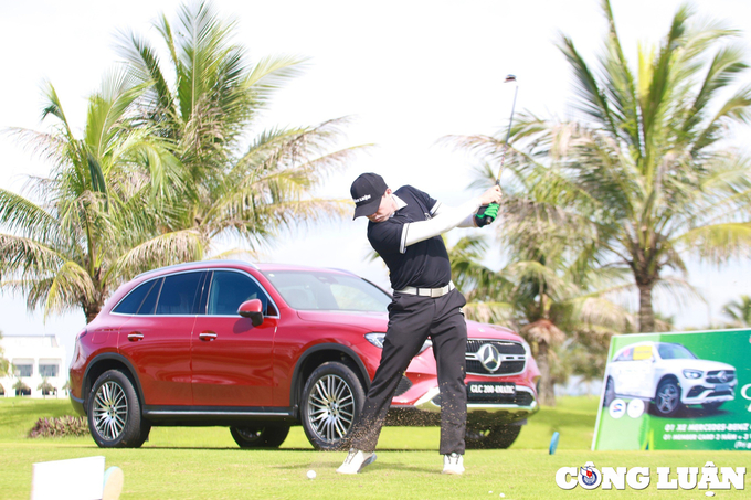 Các golfer đến giải đấu với tinh thần hứng khởi.