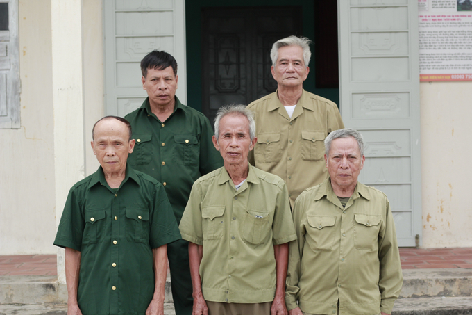 Những người lính năm nào nay đã trở về với cuộc sống thường nhật tại làng quê yên bình. Ảnh: PV