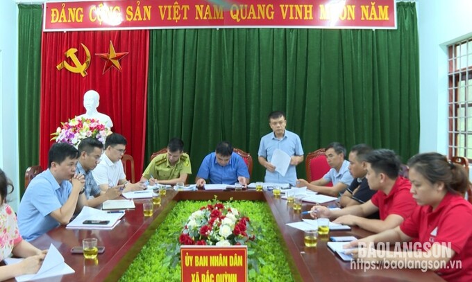 Lãnh đạo UBND xã Bắc Quỳnh, huyện Bắc Sơn phát biểu tại buổi làm việc. Ảnh: Báo Lạng Sơn