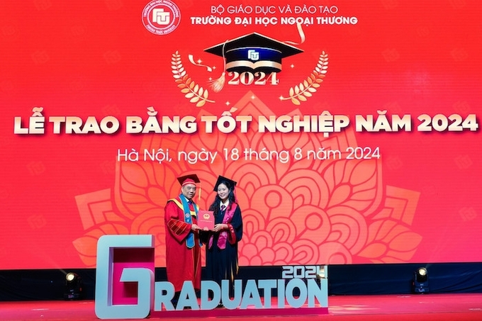 dh-ngoai-thuong-2-truao-bang-tn