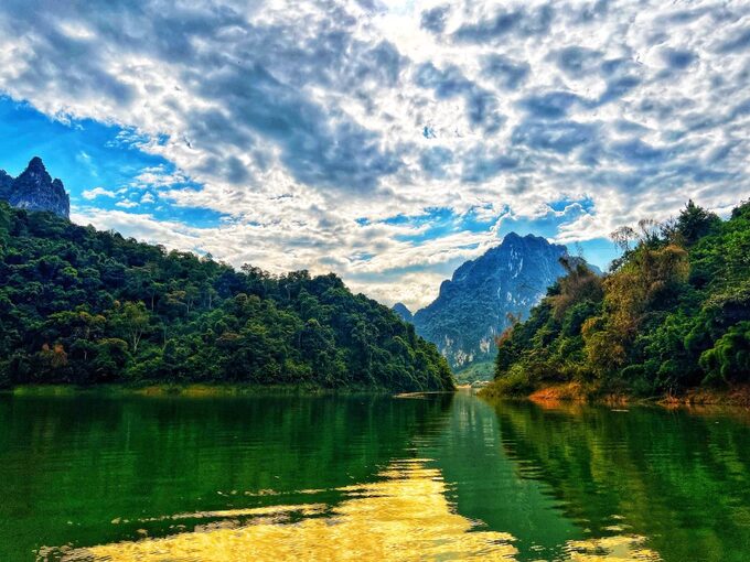 Nơi đây hình thành từ khi có lòng hồ Thủy điện Bản Chát, được ví như 