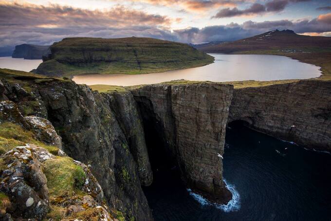 Leitisvatn đã trở thành một điểm đến không thể bỏ lỡ tại quần đảo Faroe. Ảnh: The Chart & Map Shop