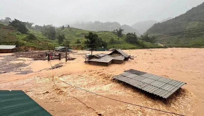 Nước sông Hồng dâng cao khiến nhiều nơi ở Yên Bái chìm trong biển nước, từ chiều 8/9. Ảnh: Đài PT&TT Yên Bái