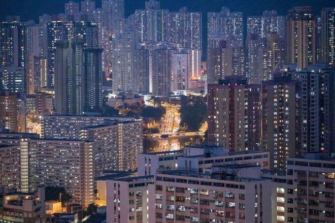 Hong Kong (Trung Quốc): Người dân sống trong nhà ở xã hội nhưng lại đi siêu xe Mercedes-Benz, BMW