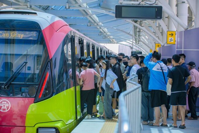 Việc tuyến metro này được kéo dài thêm 8km ngầm sẽ giúp cho người dân đi lại thuận lợi hơn. Ảnh: Internet