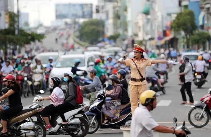 Tới đây, người điều khiển phương tiện giao thông đường bộ sẽ cần quan sát kỹ và giảm tốc độ hoặc dừng lại để đảm bảo an toàn trong 13 tình huống. Ảnh: VOV