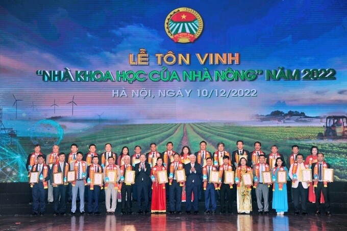 Ton vinh Nha khoa hoc cua nha nong lần thứ IV năm 2022