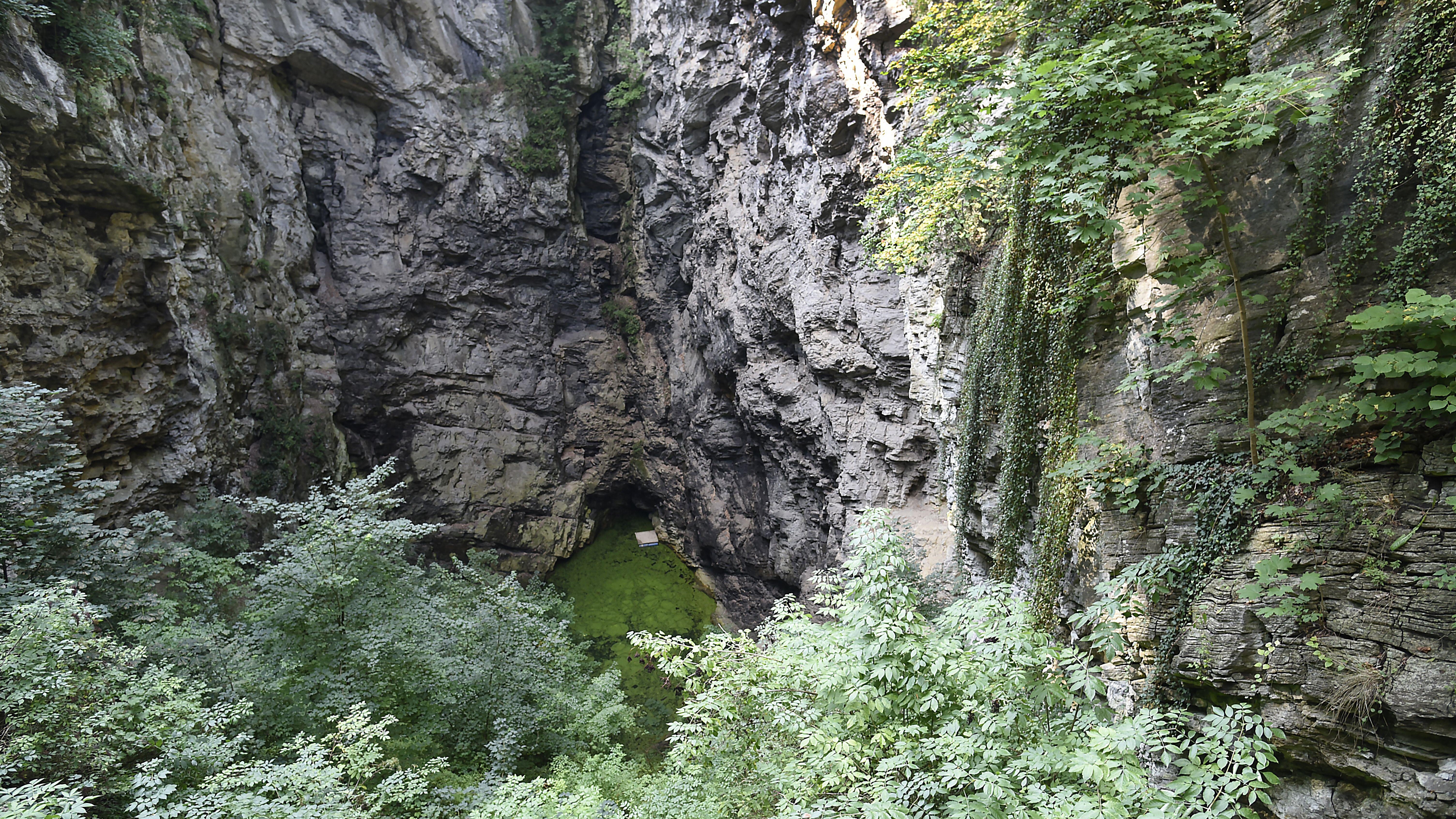 Hang Hranice Abyss nằm ở phía đông Cộng hòa Czech. Ảnh: Alamy