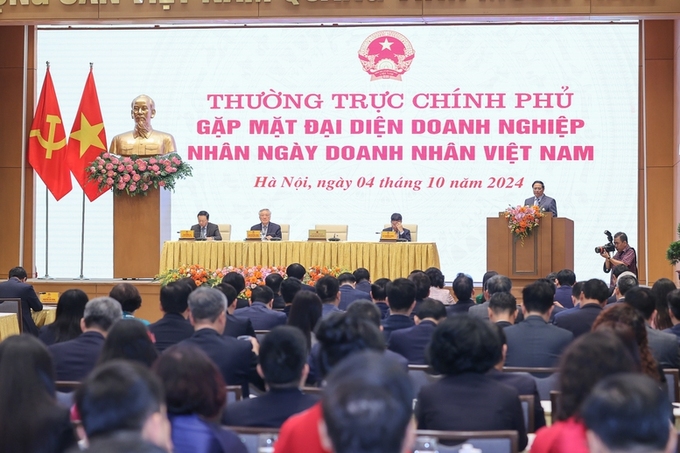 Thủ tướng Phạm Minh Chính chủ trì cuộc gặp mặt các đại diện doanh nghiệp nhân Ngày Doanh nhân Việt Nam.