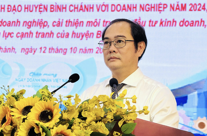 Ông Huỳnh Cao Cường -Phó chủ tịch UBND huyện Bình Chánh cho biết thu ngân sách của huyện đạt 2.914 tỉ đồng sau hơn 9 tháng. Ảnh: Nguyên Vũ