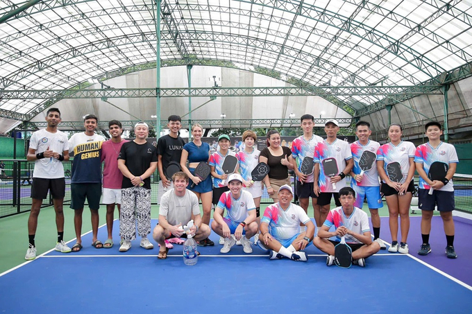 Team D-Joy tập luyện cùng các vận động viên Pickleball top đầu thế giới.