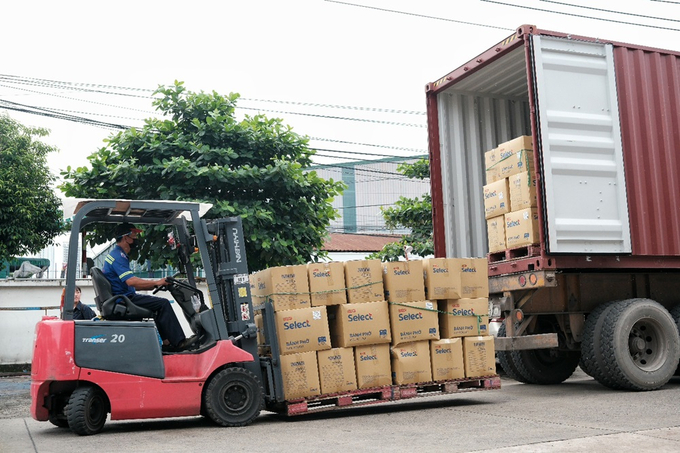 Ngay sau chương trình, từ địa điểm tổ chức là trung tâm phân phối Bình Dương 2 container hàng nhãn riêng Co.op Select sẽ được xuất kho, tiến thẳng vào thị trường Mỹ