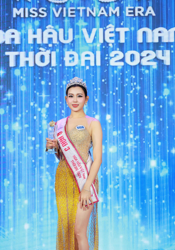 Á hậu 3 Trần Thị Phương Thảo (SBD 008), quê Phú Thọ