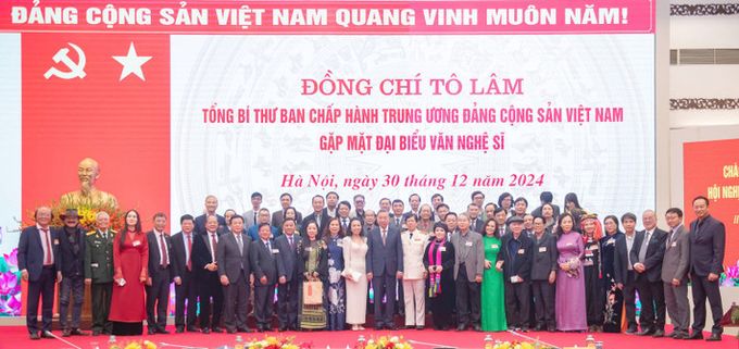 Tổng Bí thư Tô Lâm và các đại biểu văn nghệ sĩ dự hội nghị